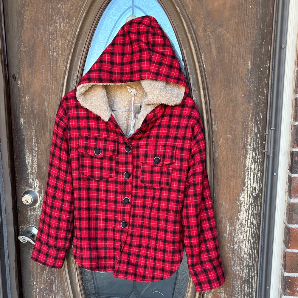NWT Hem & thread Sherpa lined flannel hooded jacket! Size small